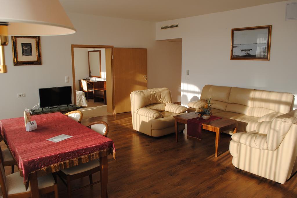 Hotel Claudius Szombathely Dış mekan fotoğraf